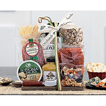Cutting Board And Treats New Year Hamper:New Year Gifts to USA