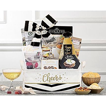 New Year Special Sweet And Savoury Treats Hamper:Send New Year Gifts to USA