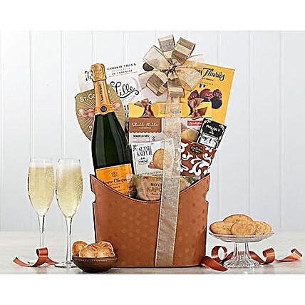 Veuve Clicquot Champagne And Treats New Year Hamper