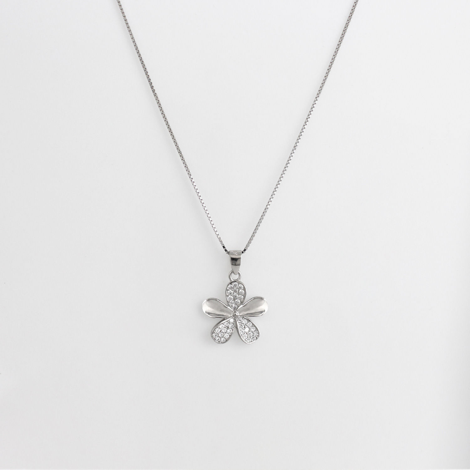 GIVA Silver Flower Pendant With Chain 