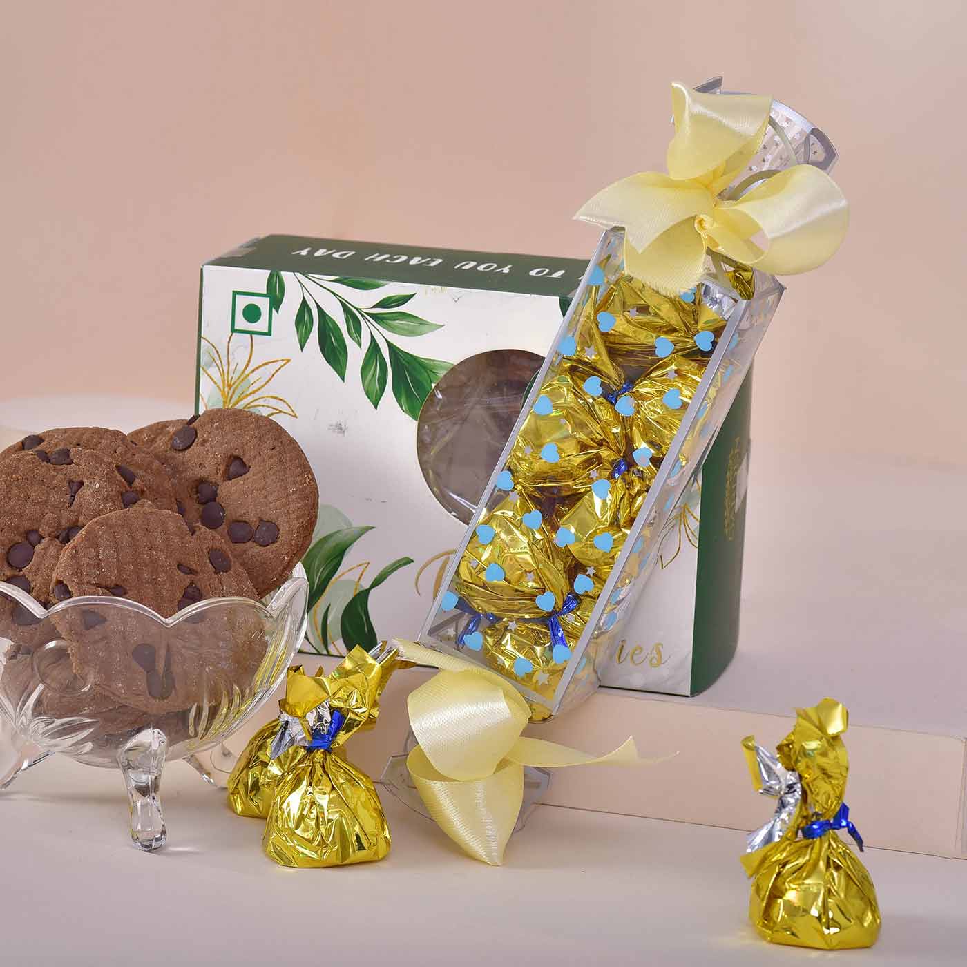Buy/Send Kids Rakhi & Art Kit Special Hamper Online- FNP